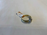 18 krt wit- en geelgouden solitairring - afbeelding 2 van  4