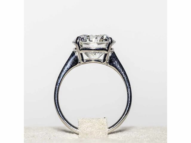 18 krt. wit gouden ring met diamant 5,05 crt. - afbeelding 2 van  18