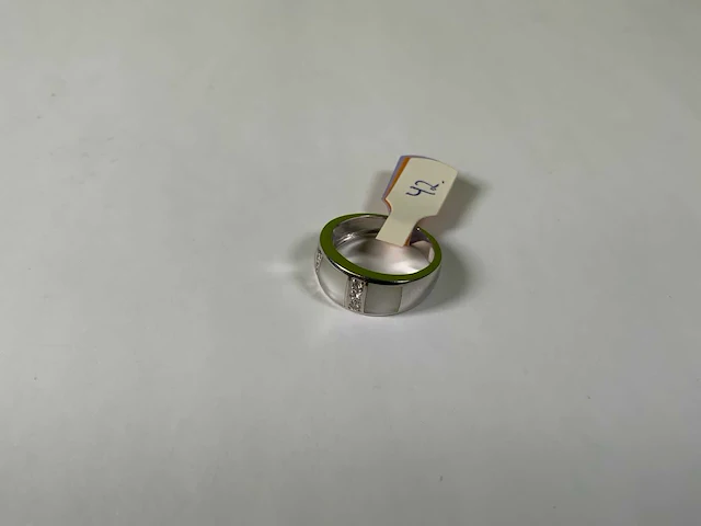 18 krt witgoud ring - afbeelding 1 van  5
