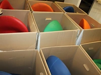 18 kuipstoeltjes met kunstlederen zitting excl. voet - afbeelding 3 van  3