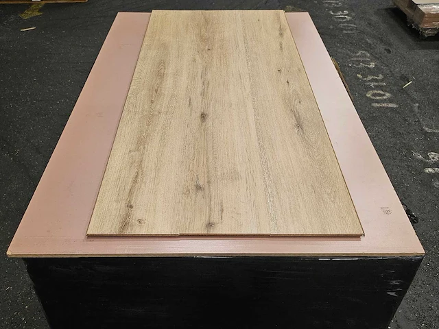 18 m2 pvc click plank op hdf - 1222 x 182 x 9 mm - afbeelding 3 van  3