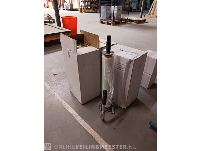 18 rol a 300 meter wikkelfolie met houder transparant - afbeelding 1 van  5