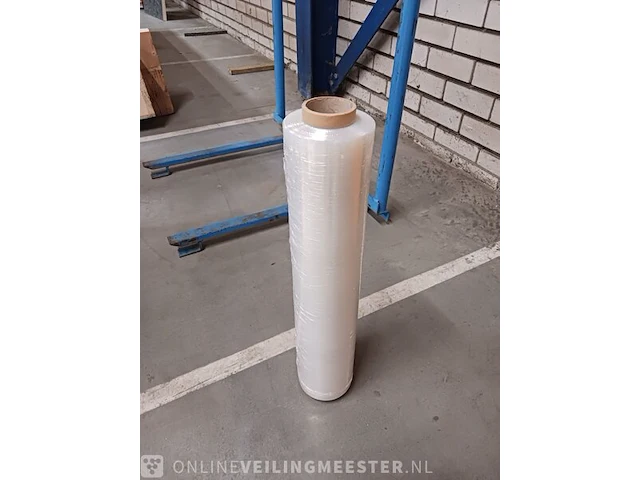 18 rol a 300 meter wikkelfolie met houder transparant - afbeelding 4 van  5