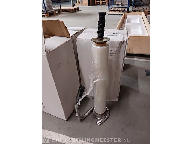 18 rol a 300 meter wikkelfolie met houder transparant - afbeelding 5 van  5