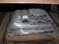 18 rollen lood 15 pounds met breedte 100 cm. ca. 900 kg. - afbeelding 1 van  2