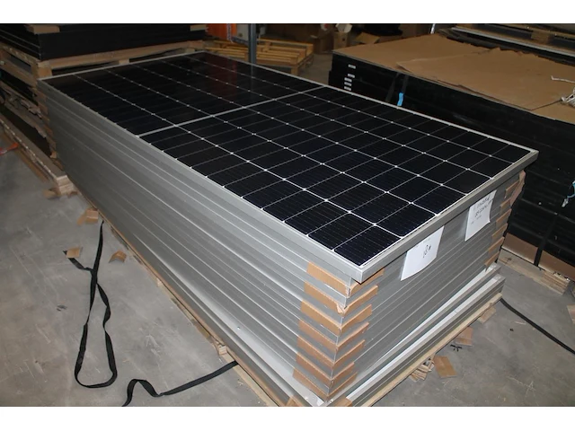 18 zonnepanelen longi lr5-72hph-555m. afmeting 113x228 cm. - afbeelding 2 van  3
