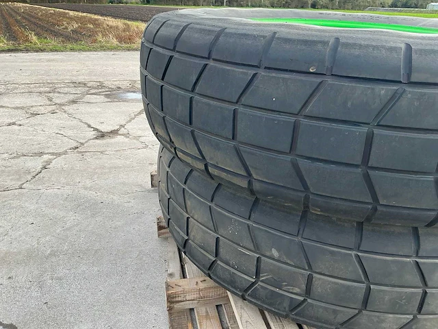 18.4r38 good year super traction radial banden met velg (2x) - afbeelding 11 van  13