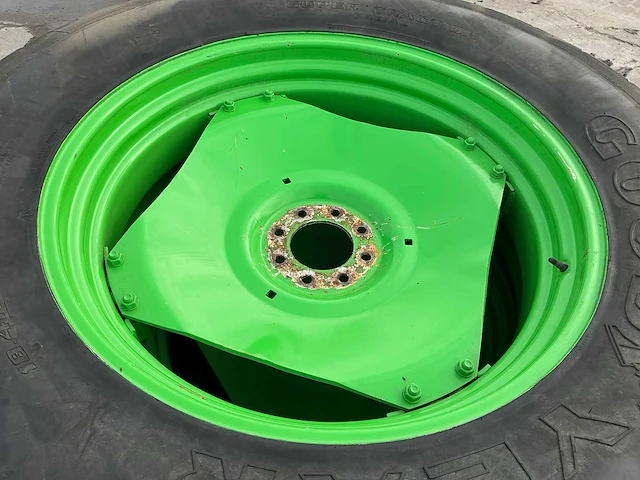 18.4r38 good year super traction radial banden met velg (2x) - afbeelding 12 van  13
