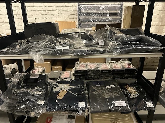 18x diverse kleding w.o. berydale, endurance - afbeelding 1 van  9