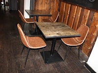 19 horecatafels met houten blad en metalen voet en 40 buisstalen kuipstoelen met kunstlederen zitting. - afbeelding 5 van  15