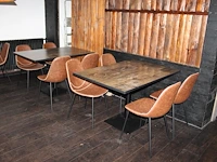 19 horecatafels met houten blad en metalen voet en 40 buisstalen kuipstoelen met kunstlederen zitting. - afbeelding 11 van  15