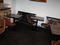 19 horecatafels met houten blad en metalen voet en 40 buisstalen kuipstoelen met kunstlederen zitting. - afbeelding 13 van  15