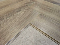 19 m2 laminaat visgraat - 630 x 126 x 8 mm - afbeelding 2 van  3