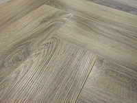 19 m2 laminaat visgraat - 630 x 126 x 8 mm - afbeelding 1 van  3