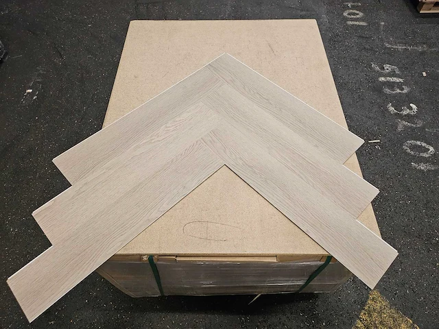 19 m2 pvc spc click visgraat - 650 x 150 x 5 mm - afbeelding 3 van  3