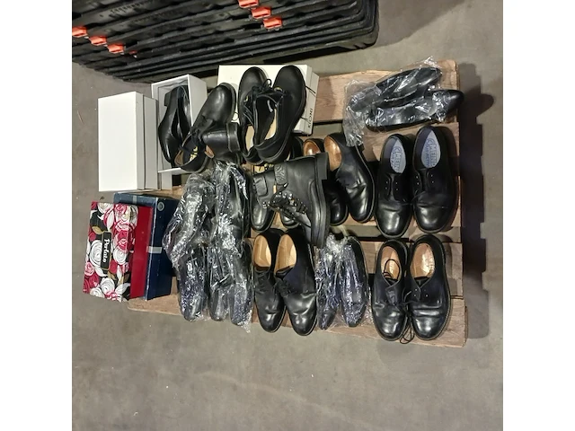 19 paar diverse merk schoenen, van lier, picardië, steptrinic, zwart - afbeelding 4 van  10