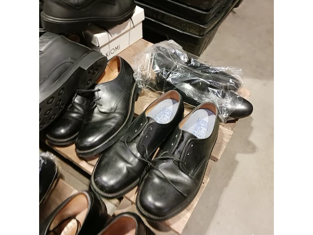 19 paar diverse merk schoenen, van lier, picardië, steptrinic, zwart - afbeelding 6 van  10