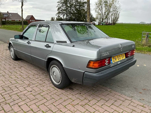 191 mercedes-benz 190-serie - 190e personenauto - afbeelding 2 van  25