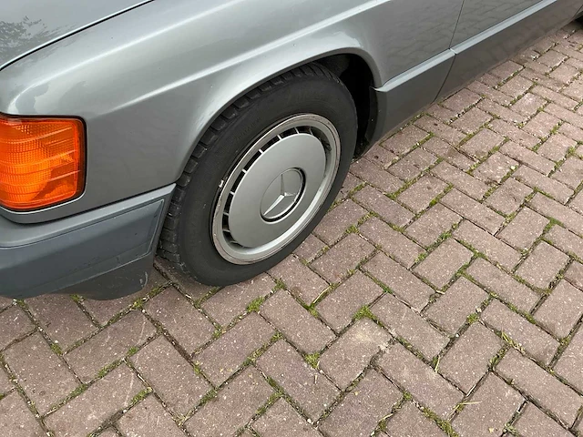 191 mercedes-benz 190-serie - 190e personenauto - afbeelding 5 van  25