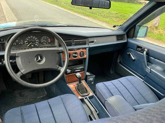 191 mercedes-benz 190-serie - 190e personenauto - afbeelding 7 van  25
