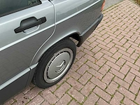 191 mercedes-benz 190-serie - 190e personenauto - afbeelding 16 van  25