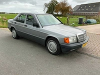 191 mercedes-benz 190-serie - 190e personenauto - afbeelding 21 van  25