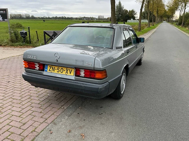 191 mercedes-benz 190-serie - 190e personenauto - afbeelding 24 van  25
