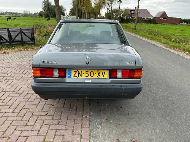 191 mercedes-benz 190-serie - 190e personenauto - afbeelding 25 van  25
