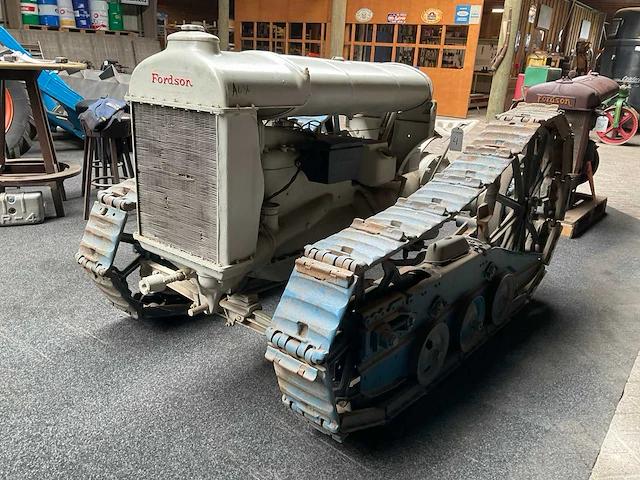 1927 fordson f crawler oldtimer tractor - afbeelding 1 van  19