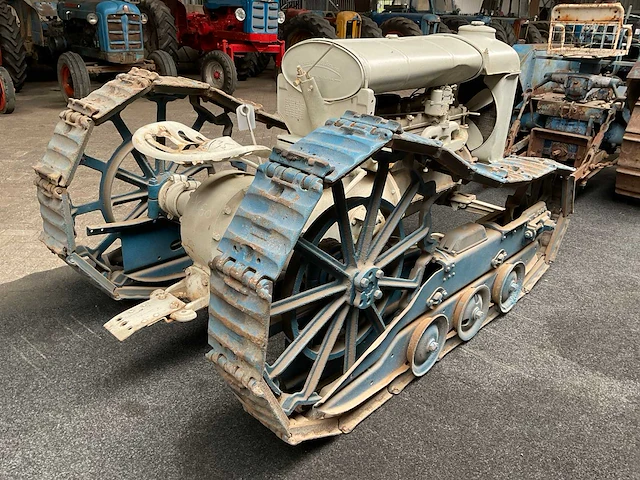 1927 fordson f crawler oldtimer tractor - afbeelding 13 van  19