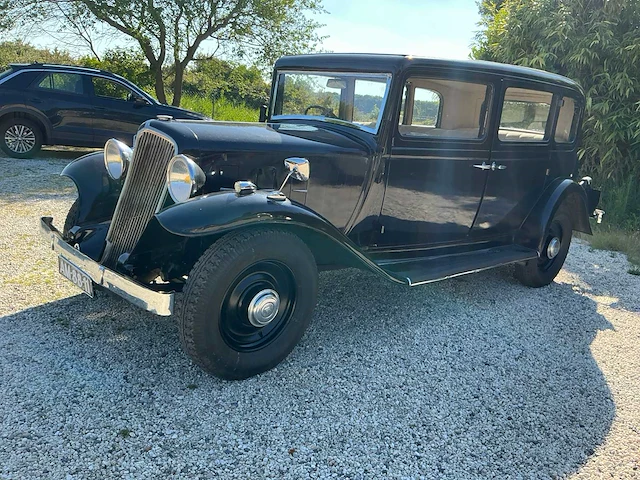 1934 renault viva quatre oldtimer - afbeelding 1 van  72