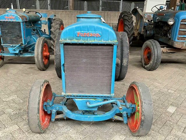 1943 fordson n industry oldtimer tractor - afbeelding 13 van  16