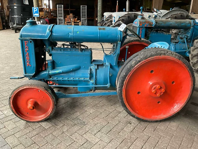 1943 fordson n industry oldtimer tractor - afbeelding 14 van  16
