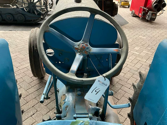 1943 fordson n oldtimer tractor - afbeelding 4 van  16