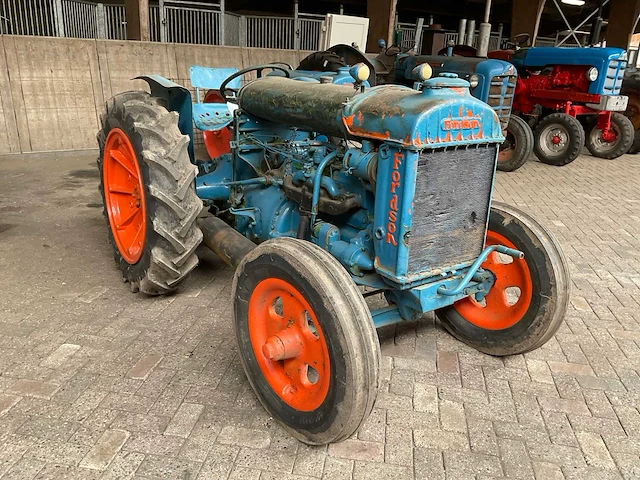 1943 fordson n oldtimer tractor - afbeelding 11 van  16