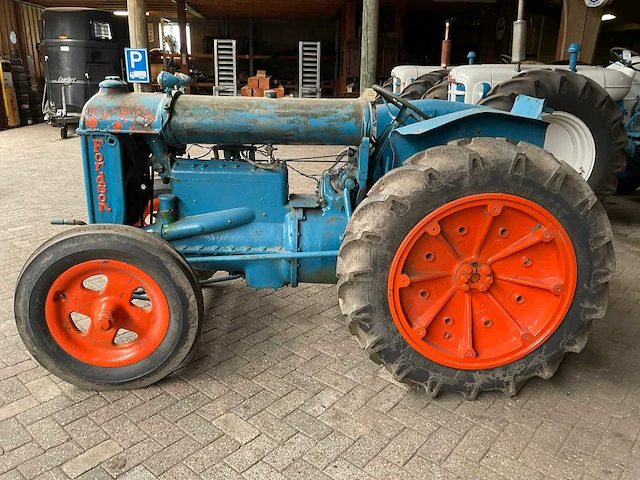 1943 fordson n oldtimer tractor - afbeelding 13 van  16