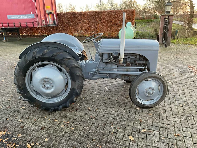 1949 massey ferguson te 20 oldtimer tractor - afbeelding 9 van  14