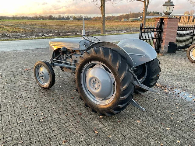1949 massey ferguson te 20 oldtimer tractor - afbeelding 12 van  14