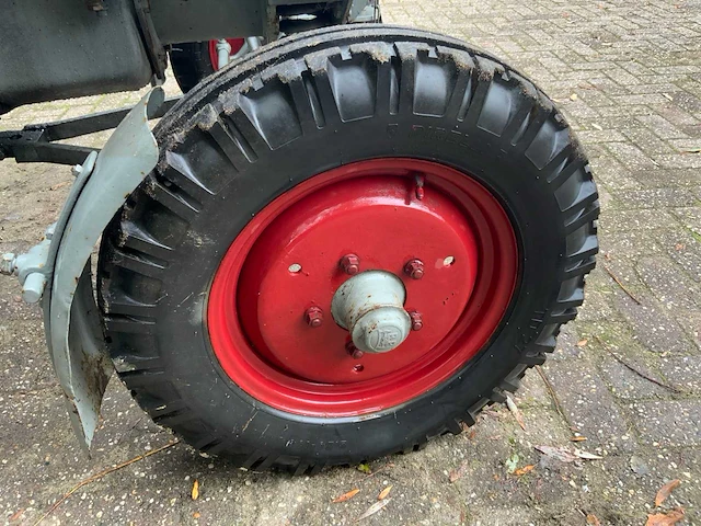 1951 eicher a7635 tweewielaangedreven landbouwtractor - afbeelding 2 van  31