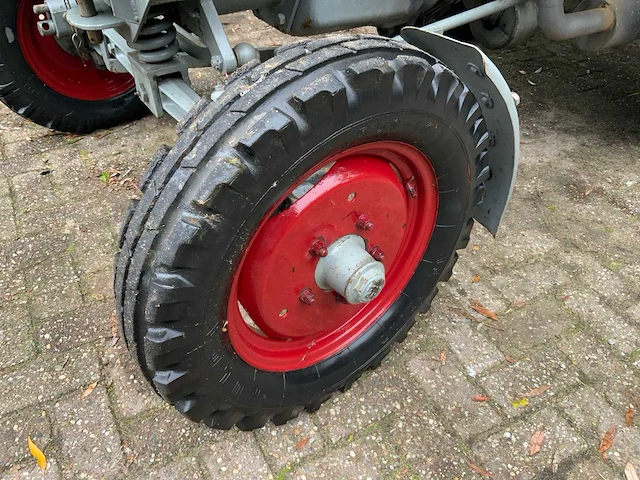 1951 eicher a7635 tweewielaangedreven landbouwtractor - afbeelding 4 van  31