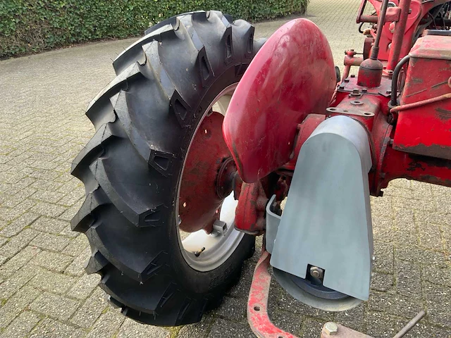 1951 mccormick farmall cub oldtimer tractor - afbeelding 8 van  32