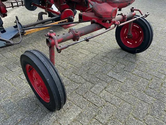 1951 mccormick farmall cub oldtimer tractor - afbeelding 28 van  32