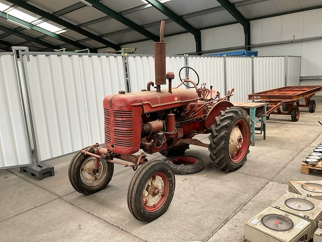 1951 mccormick farmall super a oldtimer tractor - afbeelding 1 van  22