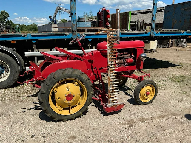 1952 massey-harris pony oldtimer tractor - afbeelding 12 van  25