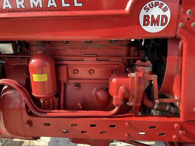 1956 farmall super bmd oldtimer tractor - afbeelding 25 van  27