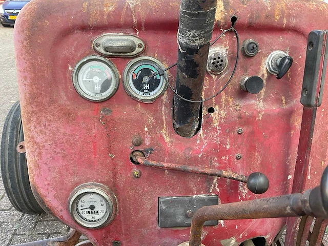1957 mc cormick international farmall d-430 oldtimer tractor - afbeelding 15 van  24