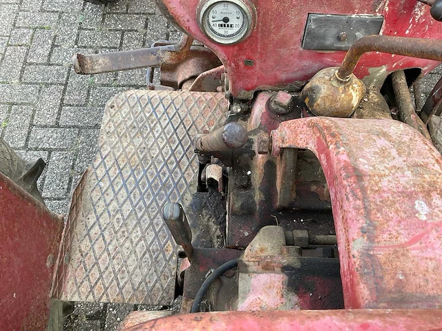 1957 mc cormick international farmall d-430 oldtimer tractor - afbeelding 17 van  24