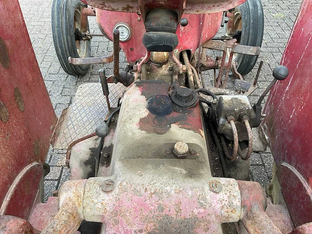 1957 mc cormick international farmall d-430 oldtimer tractor - afbeelding 18 van  24