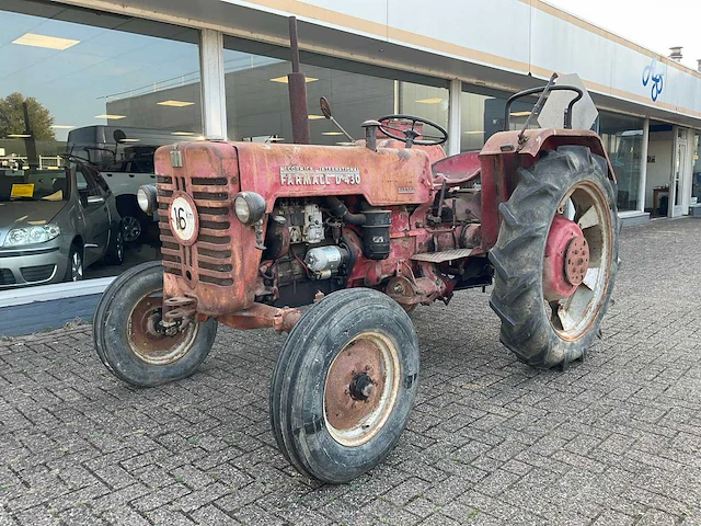 1957 mc cormick international farmall d-430 oldtimer tractor - afbeelding 1 van  24