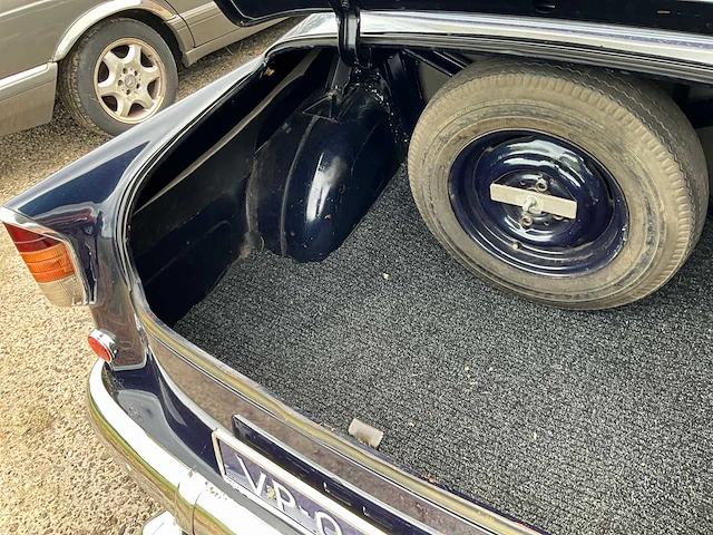 1957 opel rekord oldtimer - afbeelding 11 van  24